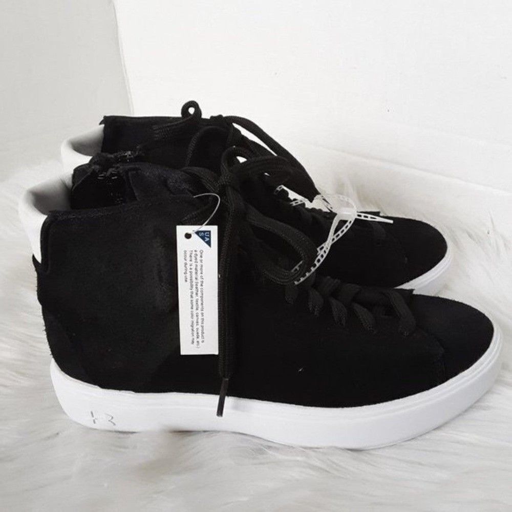 Under Armour Women's Sneaker size 5M
